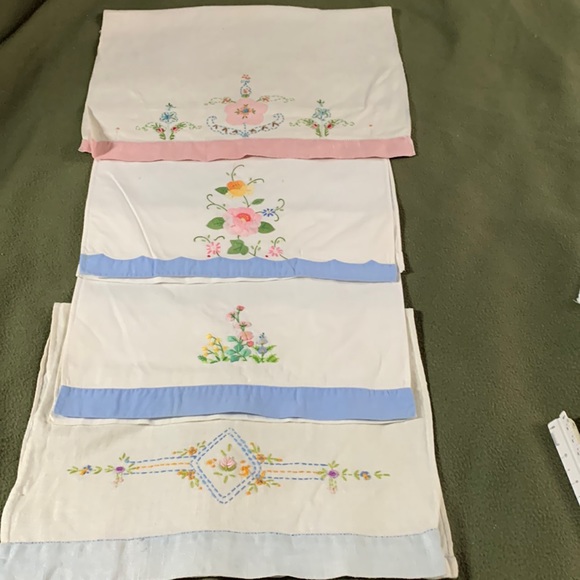 Other - Lot of 4 vintage, embroidered dish towels.  Various sizes.